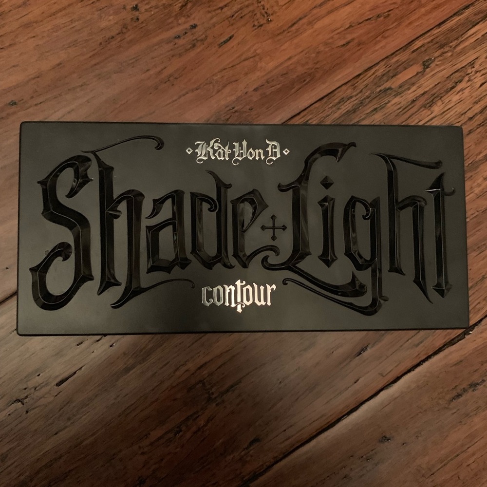 Kat Von D Shade & Light contour powder palette